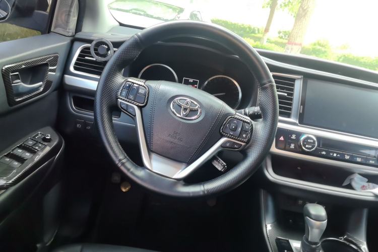 Used Toyota Highlander 2018 2.0T Four-Wheel Drive Prestige Version 7 Seats China VI Standard Steering Wheel