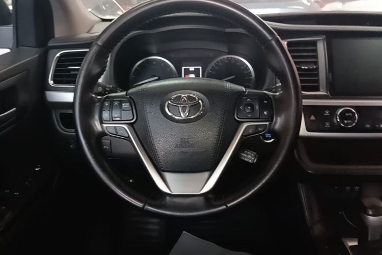 Used Toyota Highlander 2018 2.0T Four-Wheel Drive Prestige Version 7 Seats China V Emission Standard Steering Wheel