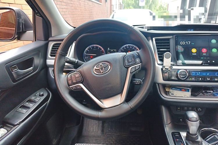 Used Toyota Highlander 2018 2.0T Four-Wheel Drive Luxury Edition 7 Seats China V Emission Standard Steering Wheel