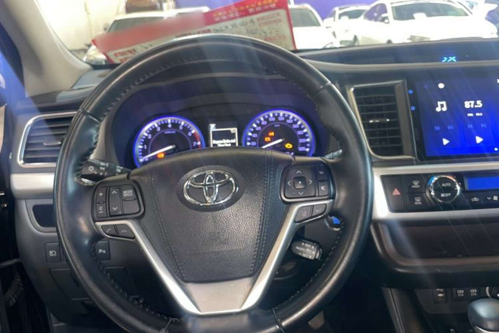 Used Toyota Highlander 2018 2.0T Four-Wheel Drive Prestige Version 7 Seats China V Emission Standard Steering Wheel