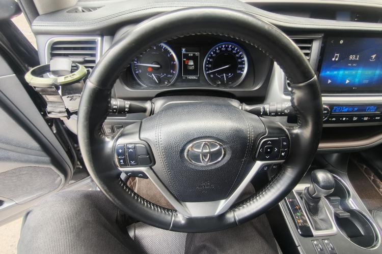 Used Toyota Highlander 2018 2.0T Four-Wheel Drive Prestige Version 7 Seats China V Emission Standard Steering Wheel