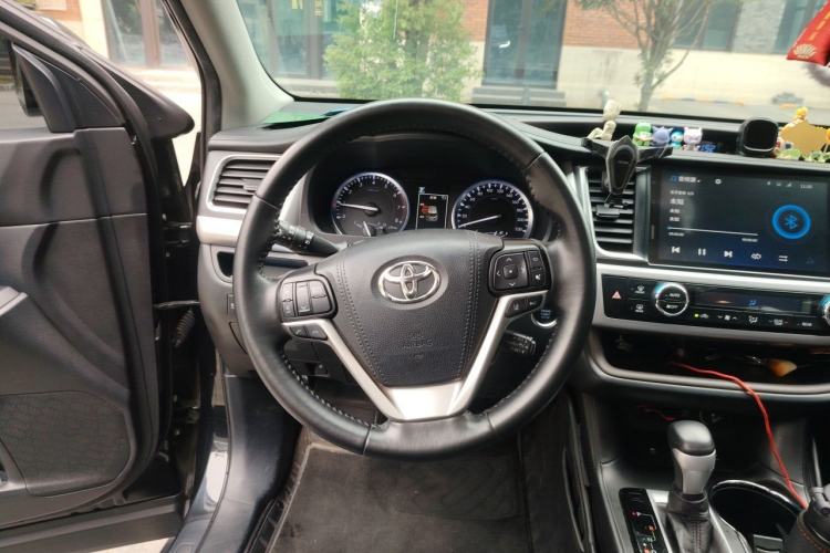 Used Toyota Highlander 2018 2.0T Four-Wheel Drive Prestige Version 7 Seats China VI Standard Steering Wheel