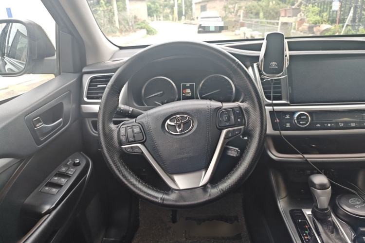 Used Toyota Highlander 2018 2.0T Four-Wheel Drive Prestige Version 7 Seats China VI Standard Steering Wheel