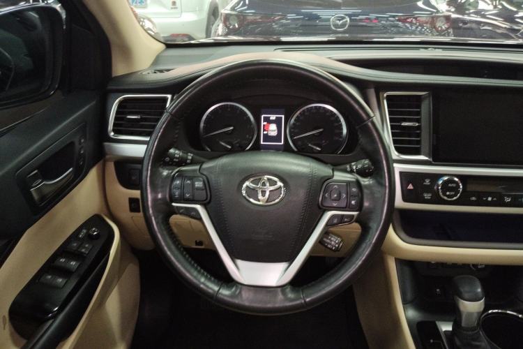 Used Toyota Highlander 2018 2.0T Four-Wheel Drive Ultimate Edition 7-Seater Emission Standard China V Steering Wheel