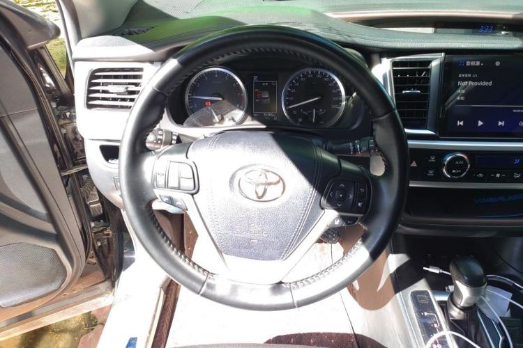 Used Toyota Highlander 2018 2.0T Four-Wheel Drive Prestige Version 7 Seats China VI Standard Steering Wheel