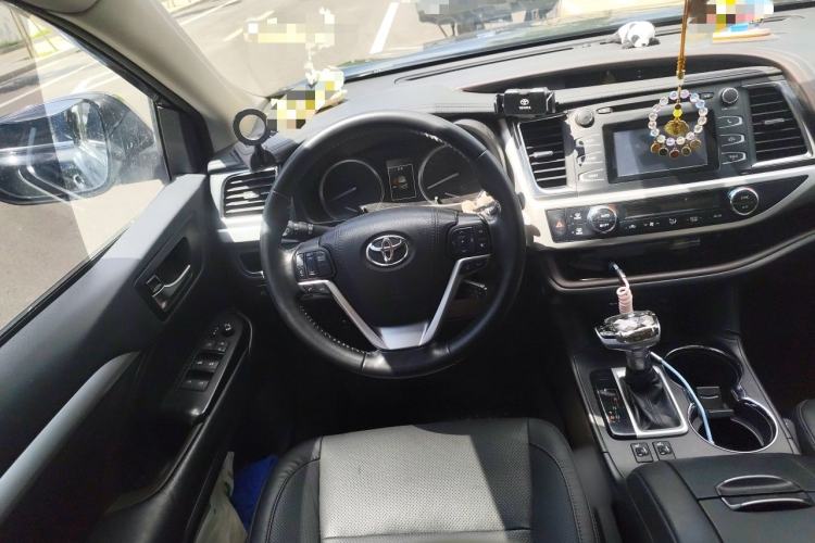 Used Toyota Highlander 2018 2.0T Four-Wheel Drive Luxury Edition 7 Seats China V Emission Standard Steering Wheel