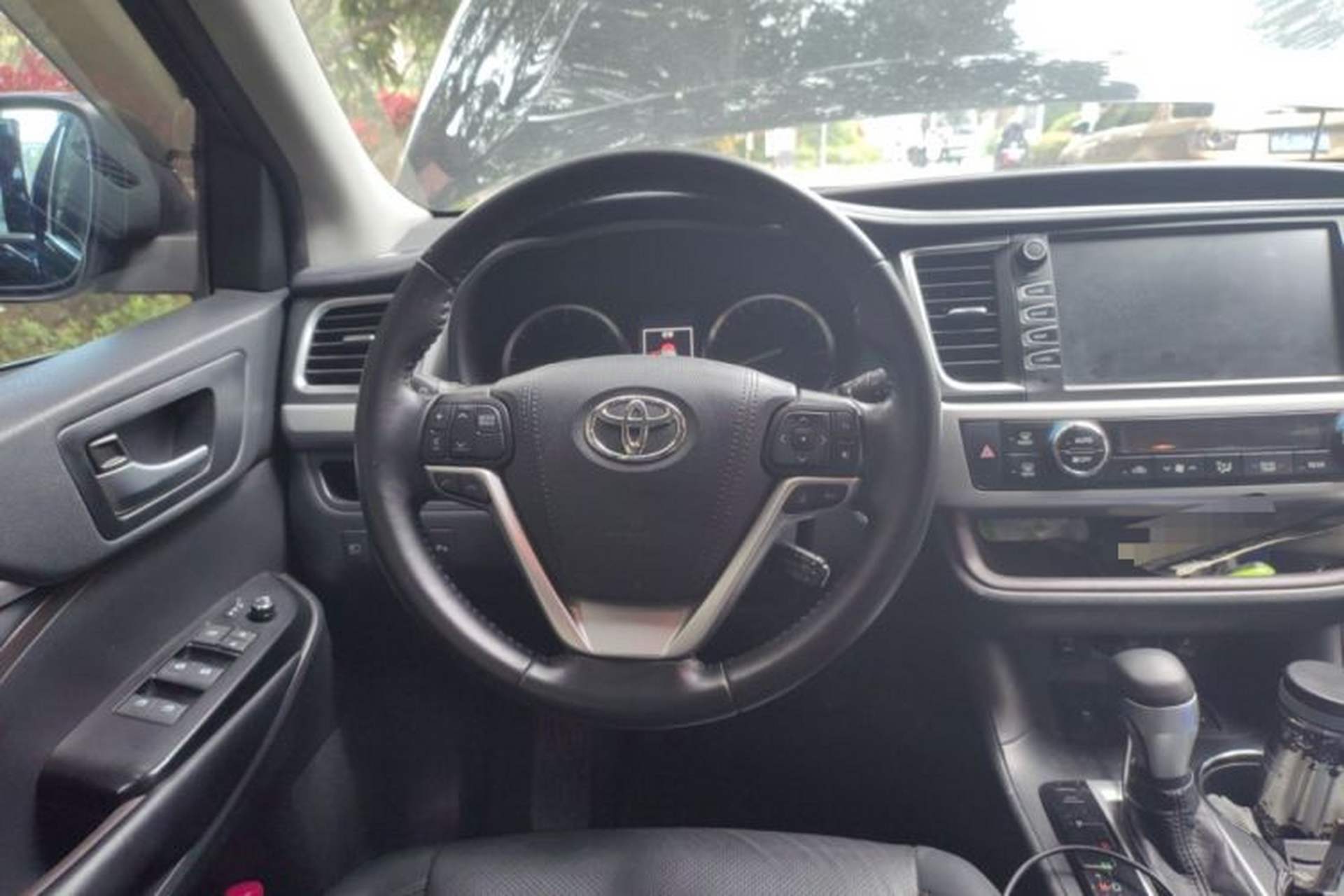 Used Toyota Highlander 2018 2.0T Four-Wheel Drive Luxury Version 7 Seats China VI Standard Steering Wheel
