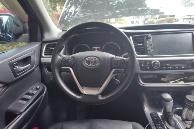 Used Toyota Highlander 2018 2.0T Four-Wheel Drive Luxury Version 7 Seats China VI Standard Steering Wheel