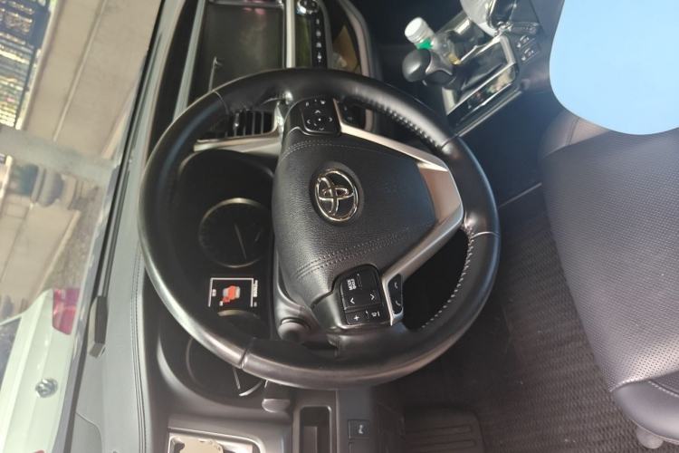 Used Toyota Highlander 2018 2.0T Four-Wheel Drive Prestige Version 7 Seats China VI Standard Steering Wheel