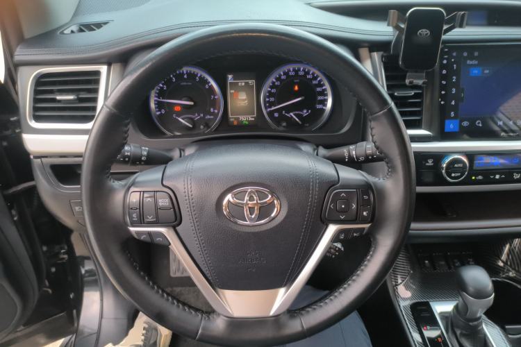 Used Toyota Highlander 2018 2.0T Four-Wheel Drive Luxury Version 7 Seats China VI Standard Steering Wheel