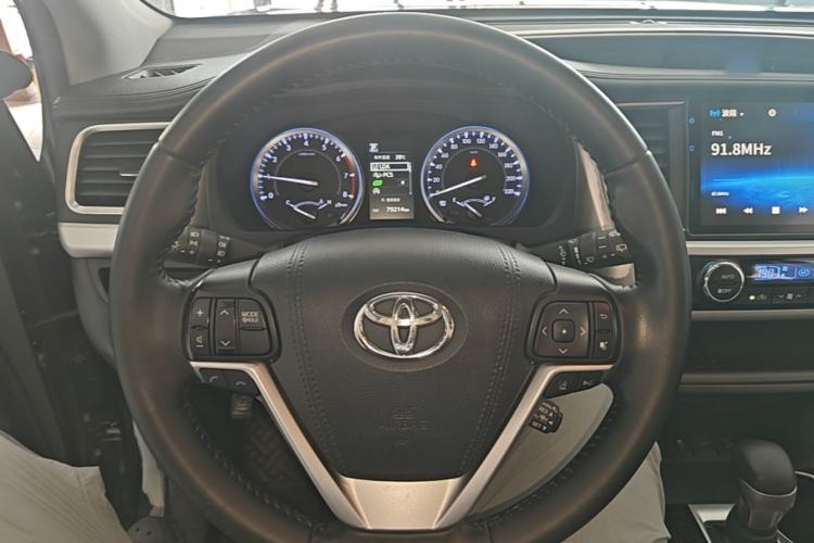 Used Toyota Highlander 2018 2.0T Four-Wheel Drive Prestige Version 7 Seats China VI Standard Steering Wheel