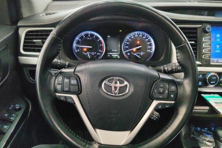 Used Toyota Highlander 2018 2.0T Four-Wheel Drive Luxury Version 7 Seats China VI Standard Steering Wheel