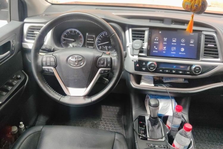 Used Toyota Highlander 2018 2.0T Four-Wheel Drive Supreme Edition 7-Seater China VI Steering Wheel