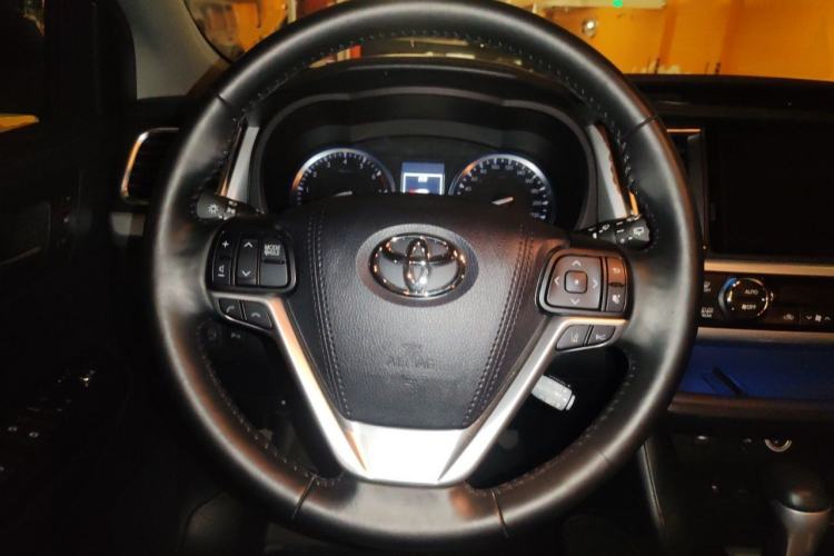 Used Toyota Highlander 2018 2.0T Four-Wheel Drive Supreme Edition 7-Seater China VI Steering Wheel