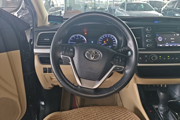 Used Toyota Highlander 2018 2.0T Two-Wheel Drive Elite Version 5 Seats China VI Standard Steering Wheel