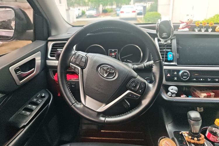 Used Toyota Highlander 2018 2.0T Four-Wheel Drive Prestige Version 7 Seats China VI Standard Steering Wheel