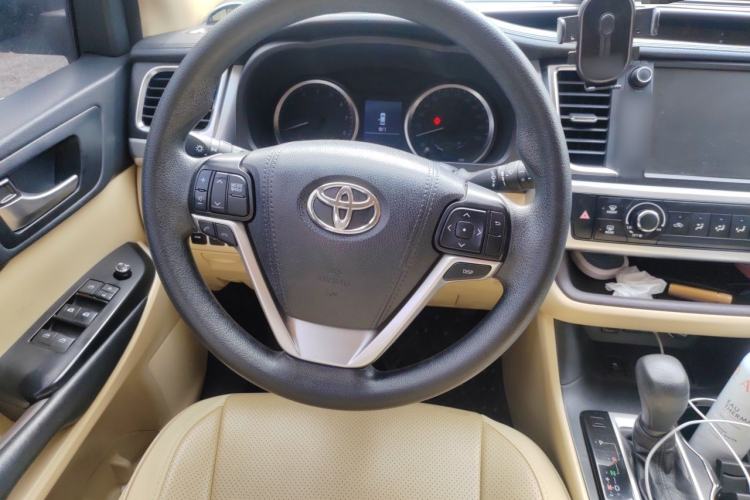 Used Toyota Highlander 2018 2.0T Four-Wheel Drive Elite Edition 7 Seats China V Standard Steering Wheel