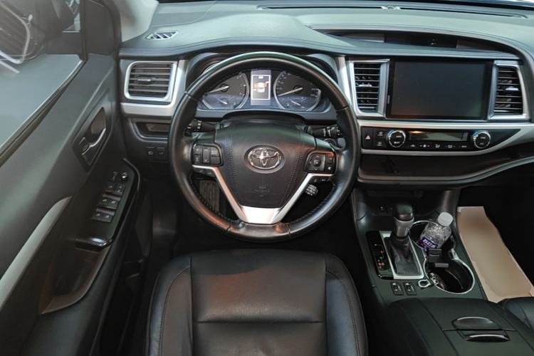 Used Toyota Highlander 2018 2.0T Four-Wheel Drive Prestige Version 7 Seats China VI Standard Steering Wheel