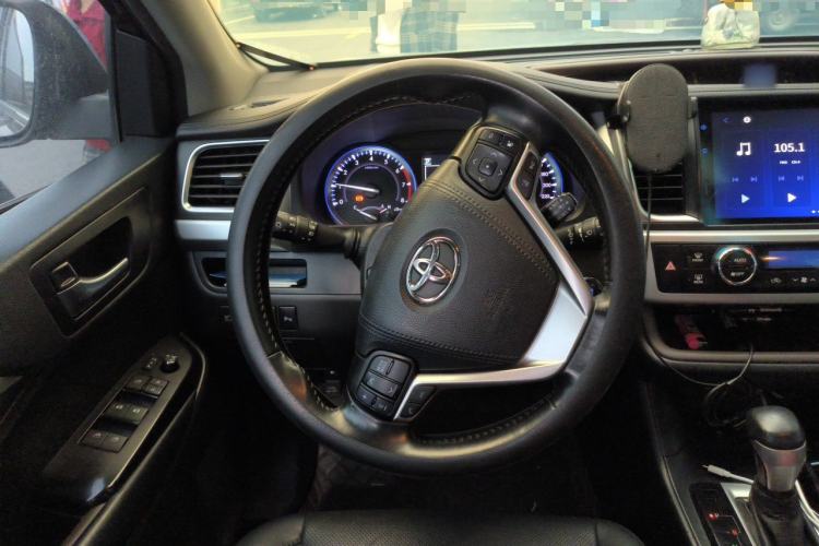 Used Toyota Highlander 2018 2.0T Four-Wheel Drive Knight Edition 7 Seats China VI Standard Steering Wheel