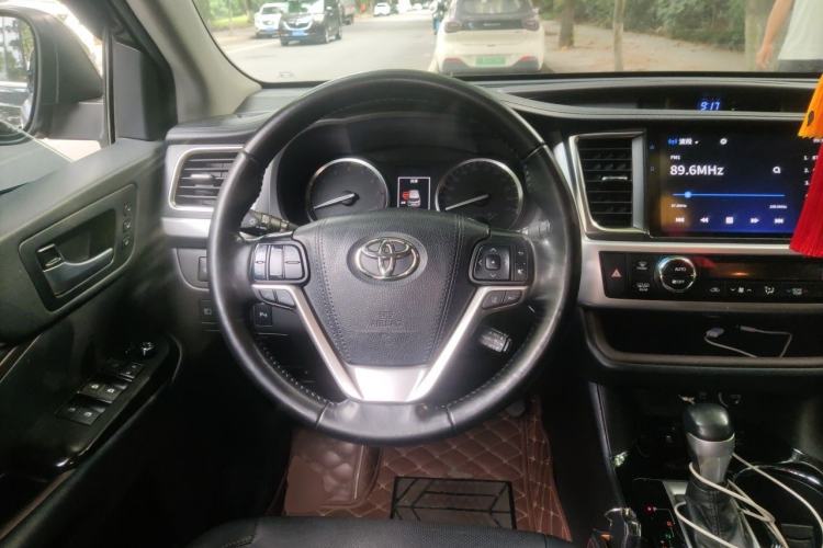 Used Toyota Highlander 2018 2.0T Four-Wheel Drive Ultimate Edition 7-Seater Emission Standard China V Steering Wheel