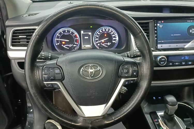 Used Toyota Highlander 2018 2.0T Four-Wheel Drive Knight Edition 7 Seats China VI Standard Steering Wheel