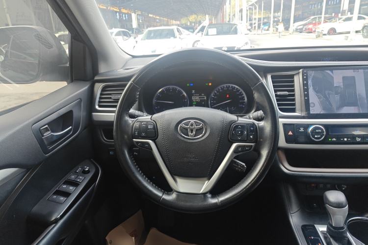 Used Toyota Highlander 2018 2.0T Four-Wheel Drive Luxury Edition 7 Seats China V Emission Standard Steering Wheel