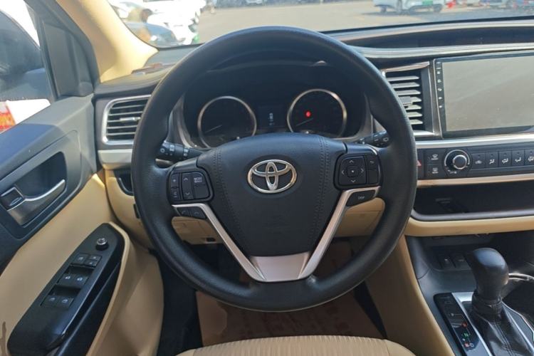 Used Toyota Highlander 2018 2.0T Four-Wheel Drive Elite Edition 7 Seats China VI Standard Steering Wheel