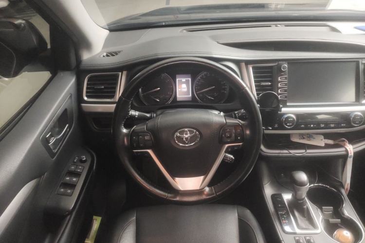 Used Toyota Highlander 2018 2.0T Four-Wheel Drive Luxury Version 7 Seats China VI Standard Steering Wheel