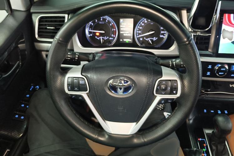 Used Toyota Highlander 2018 2.0T Four-Wheel Drive Knight Edition 7 Seats China VI Standard Steering Wheel