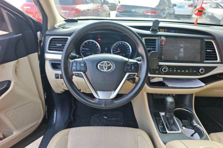 Used Toyota Highlander 2018 2.0T Two-Wheel Drive Elite Edition 7 Seats Emission Standard China V Steering Wheel