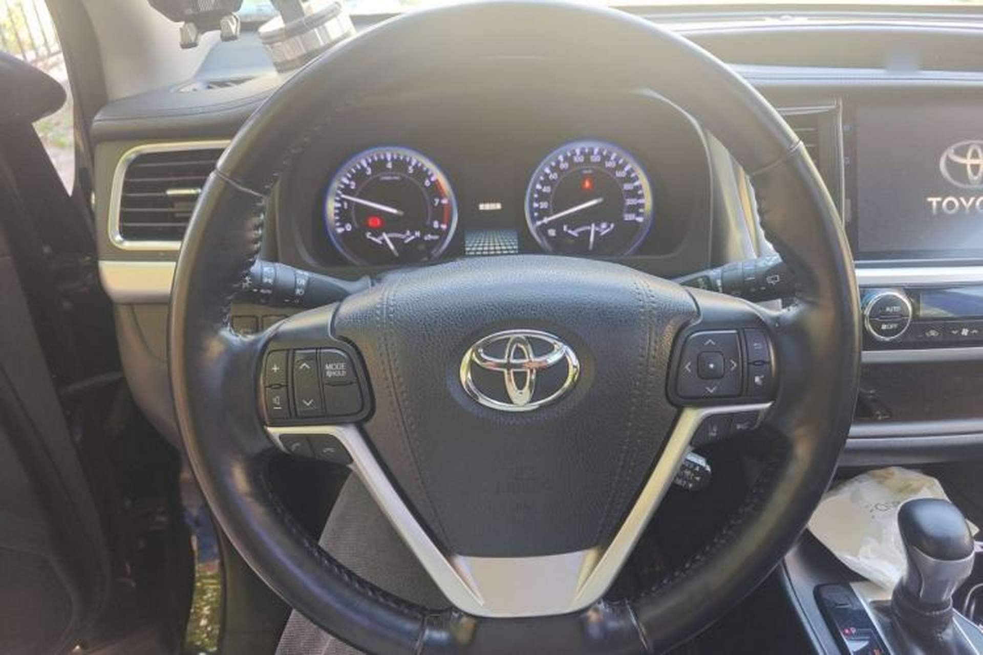 Used Toyota Highlander 2018 2.0T Four-Wheel Drive Ultimate Edition 7-Seater Emission Standard China V Steering Wheel