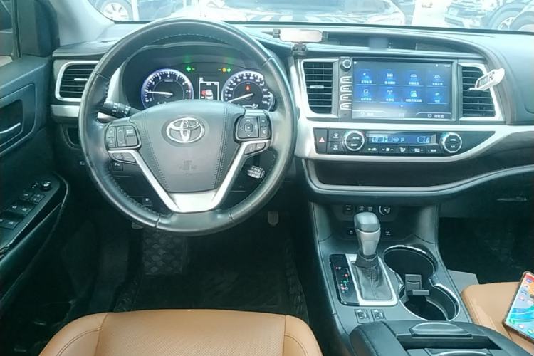 Used Toyota Highlander 2018 2.0T Four-Wheel Drive Knight Edition 7 Seats China VI Standard Steering Wheel