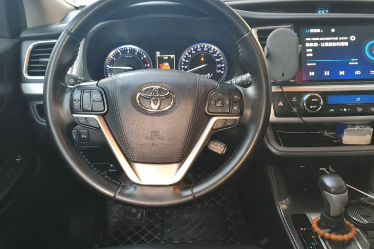 Used Toyota Highlander 2018 2.0T Four-Wheel Drive Prestige Version 7 Seats China VI Standard Steering Wheel