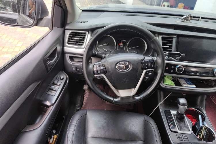 Used Toyota Highlander 2018 2.0T Four-Wheel Drive Prestige Version 7 Seats China V Emission Standard Steering Wheel