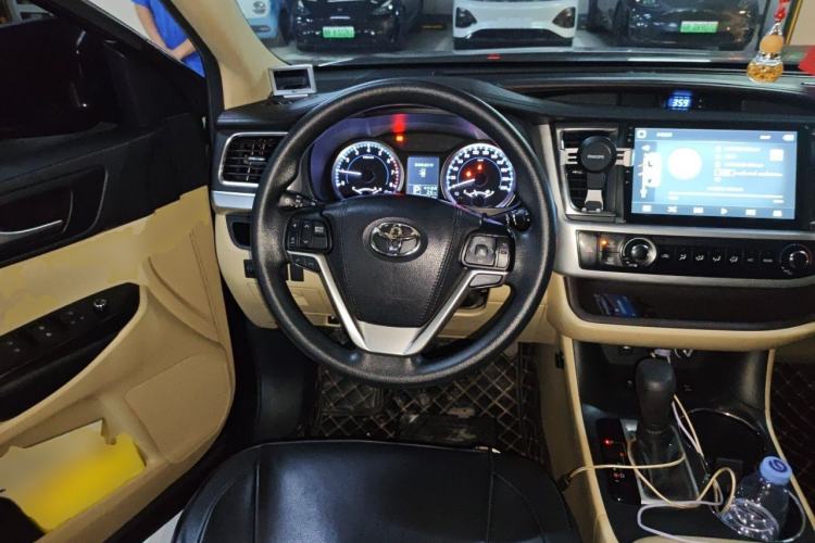 Used Toyota Highlander 2018 2.0T Four-Wheel Drive Elite Edition 7 Seats China V Standard Steering Wheel