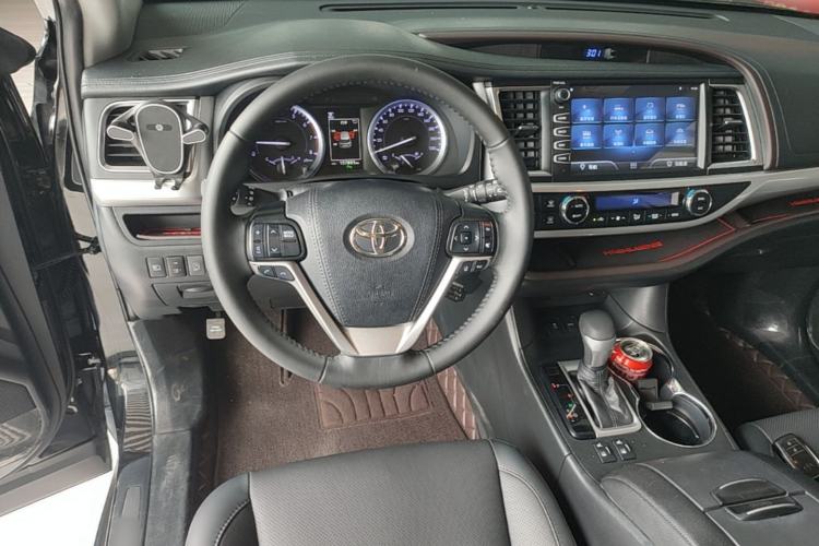 Used Toyota Highlander 2018 2.0T Four-Wheel Drive Luxury Version 7 Seats China VI Standard Steering Wheel