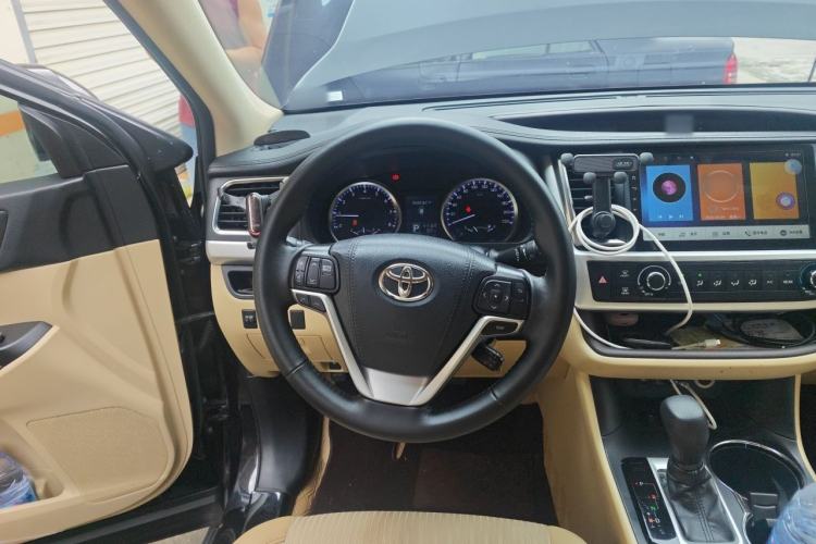 Used Toyota Highlander 2018 2.0T Four-Wheel Drive Elite Edition 7 Seats China V Standard Steering Wheel
