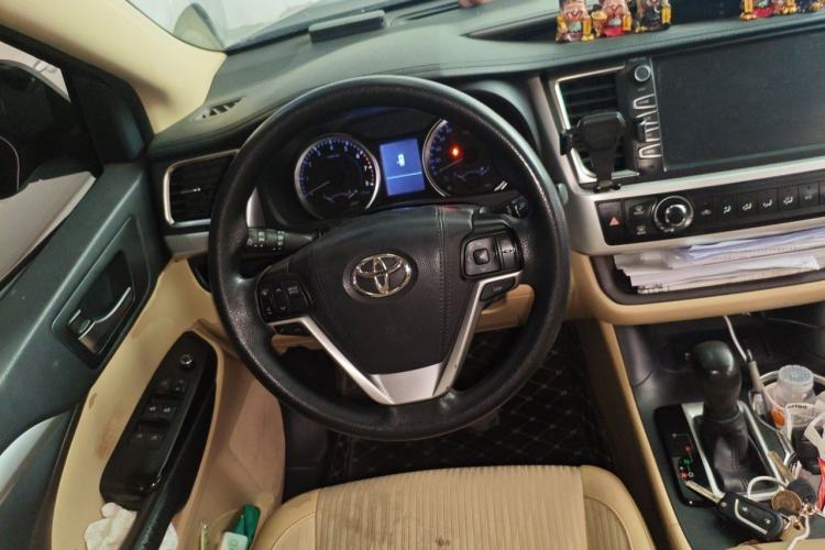 Used Toyota Highlander 2018 2.0T Two-Wheel Drive Elite Edition 7 Seats Emission Standard China V Steering Wheel