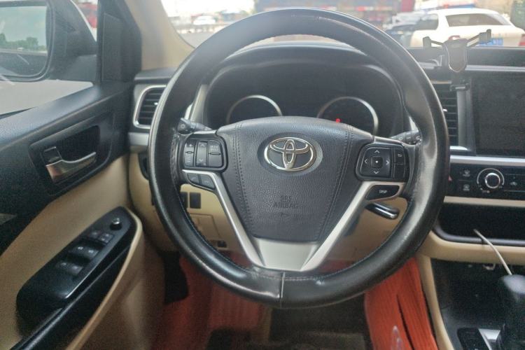 Used Toyota Highlander 2018 2.0T Four-Wheel Drive Elite Edition 7 Seats China VI Standard Steering Wheel