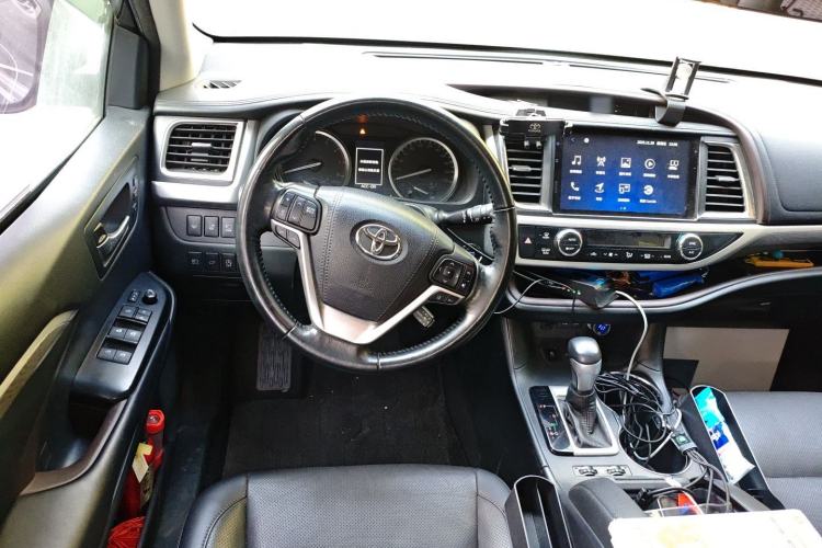 Used Toyota Highlander 2018 2.0T Four-Wheel Drive Ultimate Edition 7-Seater Emission Standard China V Steering Wheel