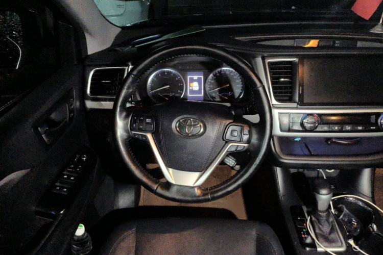 Used Toyota Highlander 2018 2.0T Four-Wheel Drive Supreme Edition 7-Seater China VI Steering Wheel