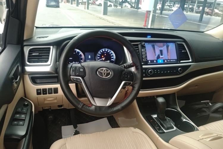 Used Toyota Highlander 2018 2.0T Four-Wheel Drive Elite Edition 7 Seats China VI Standard Steering Wheel