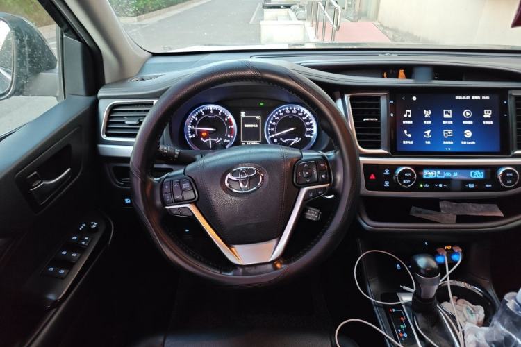 Used Toyota Highlander 2018 2.0T Four-Wheel Drive Prestige Version 7 Seats China V Emission Standard Steering Wheel