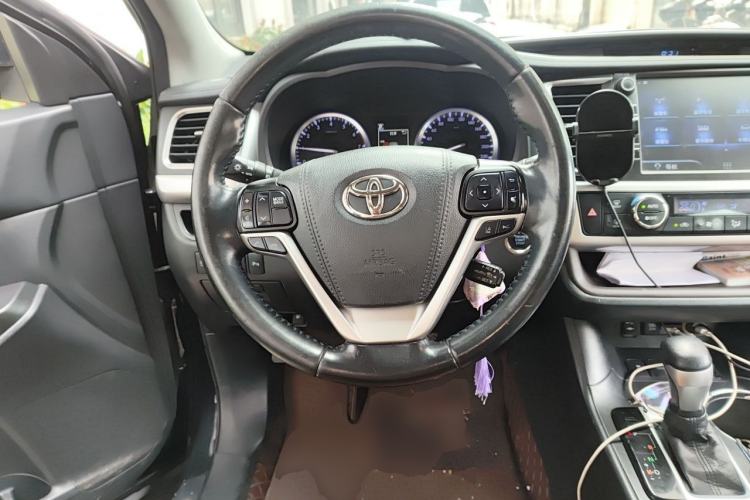 Used Toyota Highlander 2018 2.0T Four-Wheel Drive Knight Edition 7 Seats China VI Standard Steering Wheel