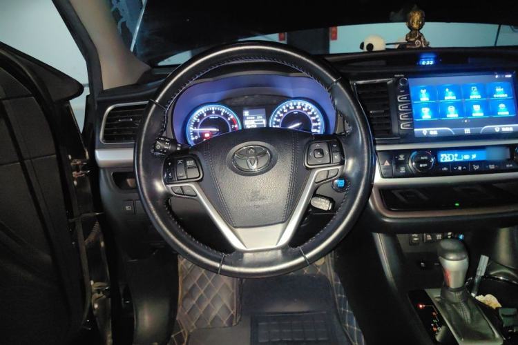 Used Toyota Highlander 2018 2.0T Four-Wheel Drive Knight Edition 7 Seats China VI Standard Steering Wheel