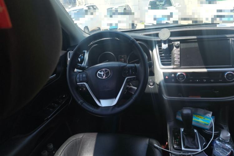 Used Toyota Highlander 2018 2.0T Four-Wheel Drive Luxury Edition 7 Seats China V Emission Standard Steering Wheel