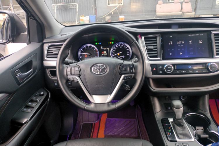 Used Toyota Highlander 2018 2.0T Four-Wheel Drive Prestige Version 7 Seats China VI Standard Steering Wheel