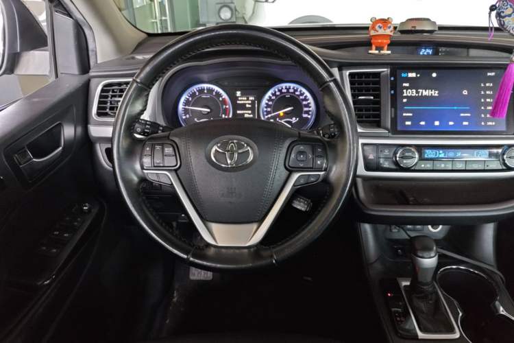 Used Toyota Highlander 2018 2.0T Four-Wheel Drive Prestige Version 7 Seats China VI Standard Steering Wheel