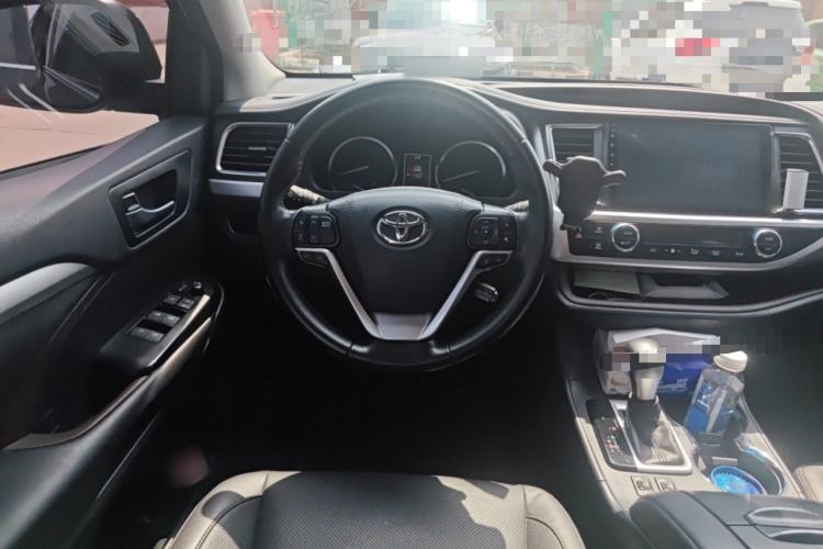 Used Toyota Highlander 2018 2.0T Four-Wheel Drive Luxury Edition 7 Seats China V Emission Standard Steering Wheel