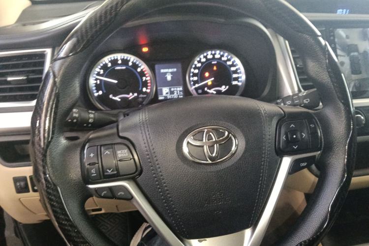 Used Toyota Highlander 2018 2.0T Two-Wheel Drive Elite Version 5 Seats China VI Standard Steering Wheel